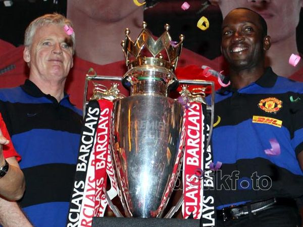 Dwight Yorke Sambangi Indonesia