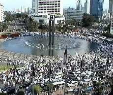 Ratusan Orang dari FUI di HI Long March ke Istana