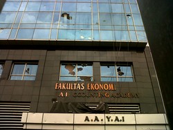 Pasca Rusuh Salemba, McD dan Kampus YAI Tutup