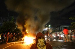 Bentrok Salemba, Kapolri-Menko Polhukam Gelar Jumpa Pers Dini Hari