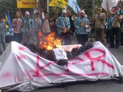 Azas Manfaat, Polisi Solo Takkan Tindak Pembakar Foto SBY