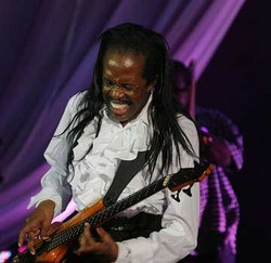 Live Review: Earth Wind and Fire
