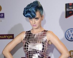 Katy Perry Ngaku Jomblo di Twitter