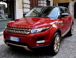 Range Rover Evoque Jadi Mobil Tunggangan James Bond