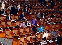 Sidang Paripurna BBM di DPR Diskors