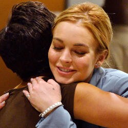 Bebas Masa Percobaan, Hakim Anjurkan Lindsay Lohan Berhenti Clubbing