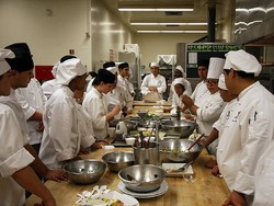 Ingin Menjadi Chef Ternama? Cobalah Pertimbangkan Hal Ini (1)