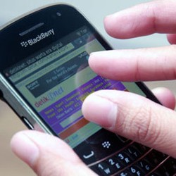BlackBerry Menyerah Lawan Android & iPhone?