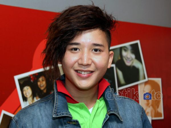 Rangga SM*SH Bergaya Ala G-Dragon