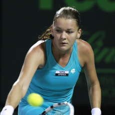 Radwanska Tantang Sharapova di Final