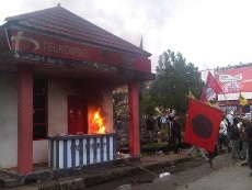 Polisi Lepaskan 6 Mahasiswa yang Membakar Pos Polisi di Samarinda