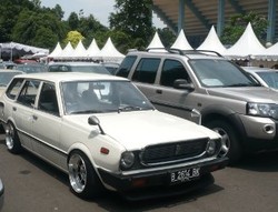 Puluhan Mobil Bekas Laku Terjual di Parjo