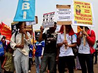Berpotensi Naik, Massa Kembali Demo BBM