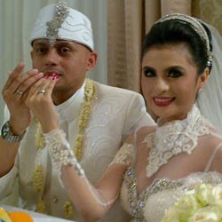 Asha Shara Menikah dengan Mas Kawin 100 Real