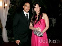 Nia Ramadhani Anggun Bergaun Pink