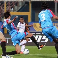 Bek Catania: Tendangan Robinho Belum Lewati Garis Gawang