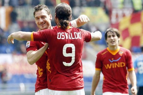 Roma Gilas Novara 5-2
