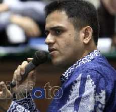  Duh! Pembacaan Tuntutan Nazaruddin Terus Diinterupsi