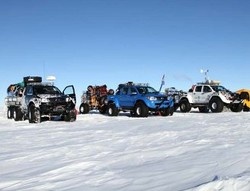 Toyota Hilux Uji Nyali di Antartika
