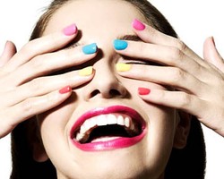 Tips Menggunakan Make-up Warna Terang