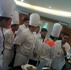 20 Chef Bandung Tarung Masak di Enhaii