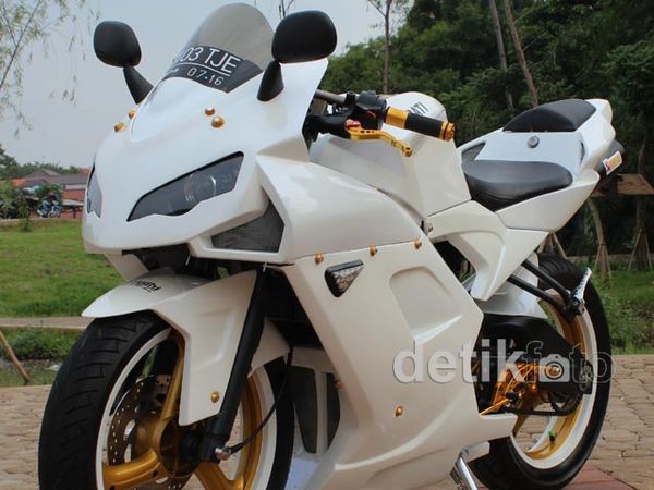 Yamaha V-ixion Berbaju Ducati 1198