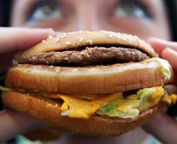 Awas! Makan Junk Food Terlalu Sering Bisa Picu Depresi