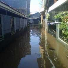 Banjir 2 Meter di Cilandak Mulai Surut, Warga Butuh Air Bersih