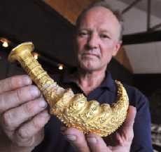 Kemendikbud Telusuri Hulu Pedang Emas yang Dijual di Singapura