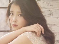 IU Gelar Konser Mini di Lima Kota Jepang