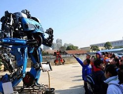 Ratusan Autobot Hadir di China