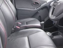 Jalanan Macet, Seorang Ibu Melahirkan di Mobil 