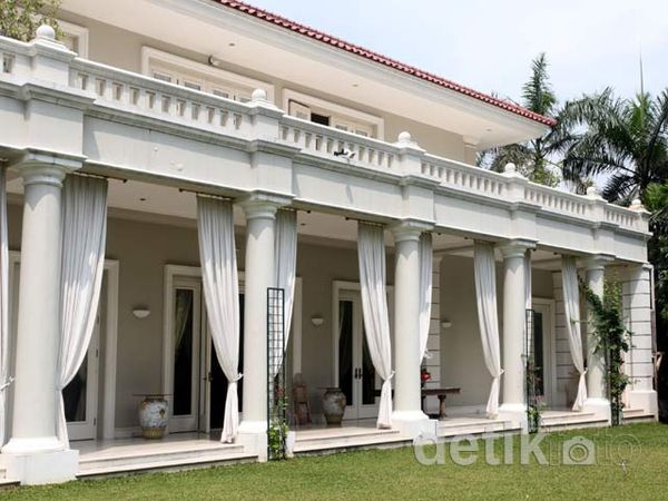 Menyapa Rumah Mewah Aburizal Bakrie