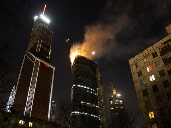 Gedung Pencakar Langit di Rusia Terbakar