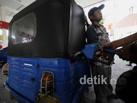 Giliran Bajaj Tenggak Pertamax