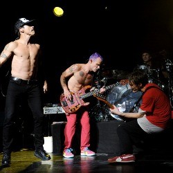 RHCP Rilis Album Mini Live Gratis