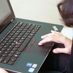 Ponsel Menggempur, Pasar Komputer Indonesia Masih Subur