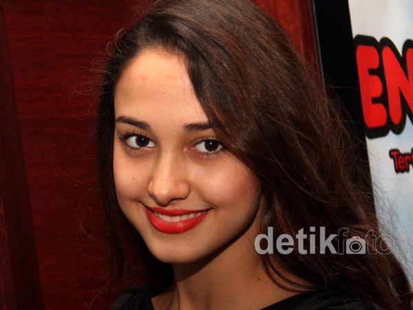 Farida Gaynullina, Artis Pendatang Baru dari Uzbek