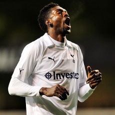 Van der Vaart Berharap Adebayor Tetap di Spurs