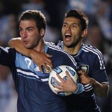 Bidik Aguero, Madrid Tawarkan Higuain