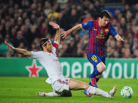 Dua Penalti Messi Bantu Barca Singkirkan Milan