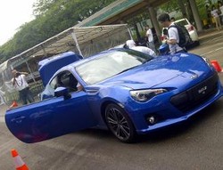 Beda Subaru BRZ dan Toyota 86
