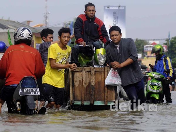 Rejeki di Saat Banjir