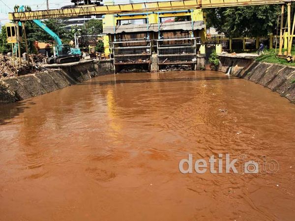 Pintu Air Manggarai Masih Normal