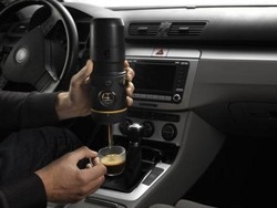 Wouw... Kopipun Bisa Diseduh di Dalam Mobil!