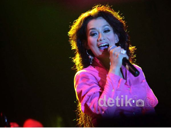 Sakit, Reza Artamevia Tetap Tampil Prima