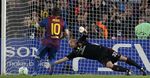 Diwarnai 2 Penalti, Barca Singkirkan Milan