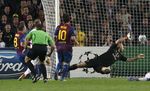 Diwarnai 2 Penalti, Barca Singkirkan Milan