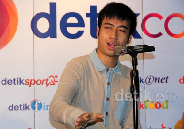 LIVECHATkustik Bareng Vidi Aldiano di detikForum