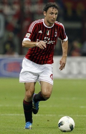 PSV Mulai Dekati Van Bommel